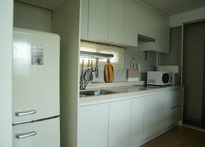 Edge House Hongdae *