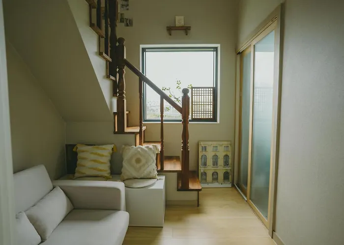 Edge House Hongdae Villa *