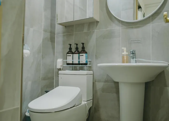 Edge House Hongdae Villa *