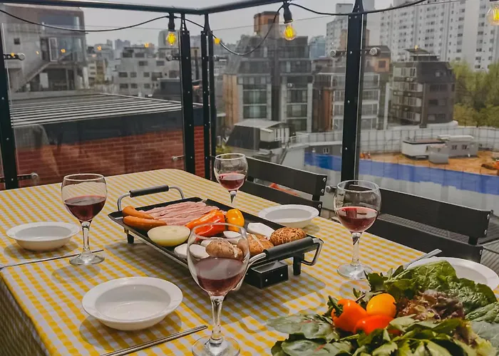 Edge House Hongdae Villa Seoel